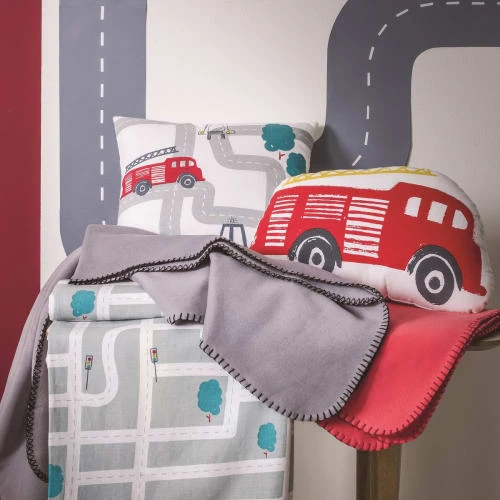 Future Home Coussins Enfant Coussin Coton Blanc Avec Camion De Pompiers 44x27cm 4 Future Home Coussins Enfant Coussin Coton Blanc Avec Camion De Pompiers 44x27cm – Image 2