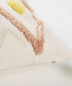 Maisons Du Monde Coussins Enfant Coussin En Coton Tufté Motifs Graphiques à Pompons 30x50 11 Maisons Du Monde Coussins Enfant Coussin En Coton Tufté Motifs Graphiques à Pompons 30x50 -Coussins enfant Soldes 2022 coussin en coton tufte motifs graphiques a pompons 30x50 1000 5 38 206555 4