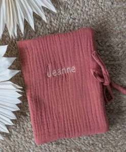 Cocoeko Accessoires De Salle De Bain Enfant Protège Carnet De Santé Marsala -Coussins enfant Soldes 2022 protege carnet de sante marsala 2