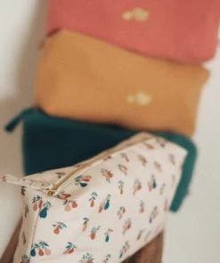 Cocoeko Accessoires De Salle De Bain Enfant Trousse De Toilette Week-end Camel 10 Cocoeko Accessoires De Salle De Bain Enfant Trousse De Toilette Week-end Camel -Coussins enfant Soldes 2022 trousse de toilette week end camel 2